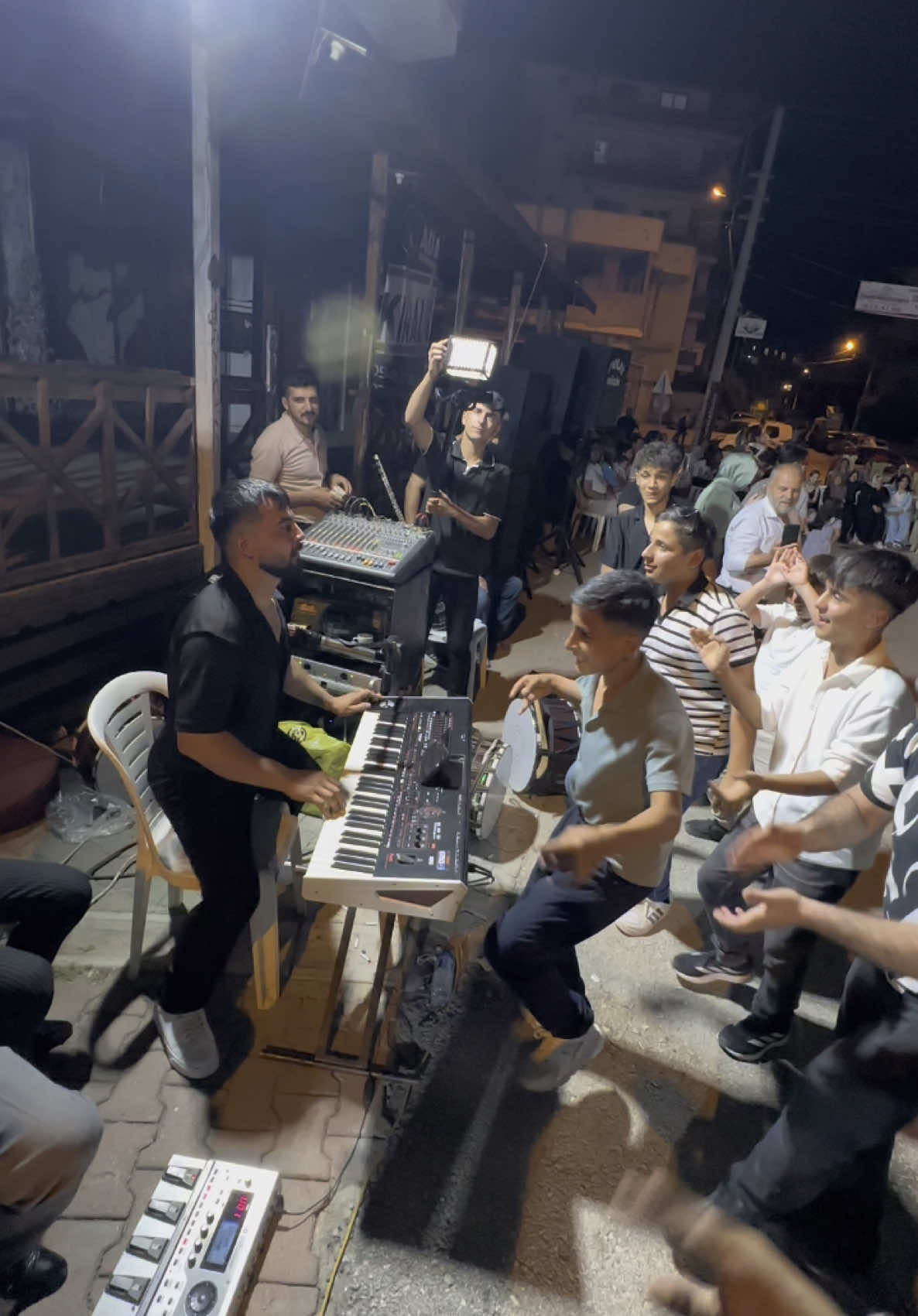A post by @enescinpolat on TikTok caption: Ne oynadılar be #enescinpolat 
