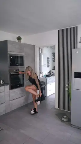 A post by @mrs_lady_smiths on TikTok caption: ..Eure GuteLauneFee 🫶🫶 (insta,FB:mrs_lady_smiths) #foryoupage❤️❤️ #einfachich #goodvibes #foryouu #crazy #justme #fyp #feelinggood #gutelaune #banger 