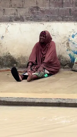 A post by @team_kaariye0 on TikTok caption: Aan isku naxariisano si alle inoogu naxariisto walal mcn muqalakan haduu ku soo gaaro shere iyo repost dhaha#otherside #kaariye #somalitiktok12 #kaariye #somalichalange #pranks 