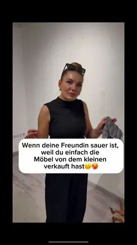 A post by @manja_faiez on TikTok caption: Wie würdet ihr reagieren?🤣🥵#fyp #foryouupage ##typischfrau #typischmann #nomobbing #justtfgorfun#couplecomedy #funnyvideos#fypシ #fypage #fürdich #goviral #viralvideo #viraltiktok#nehmtesmithumor