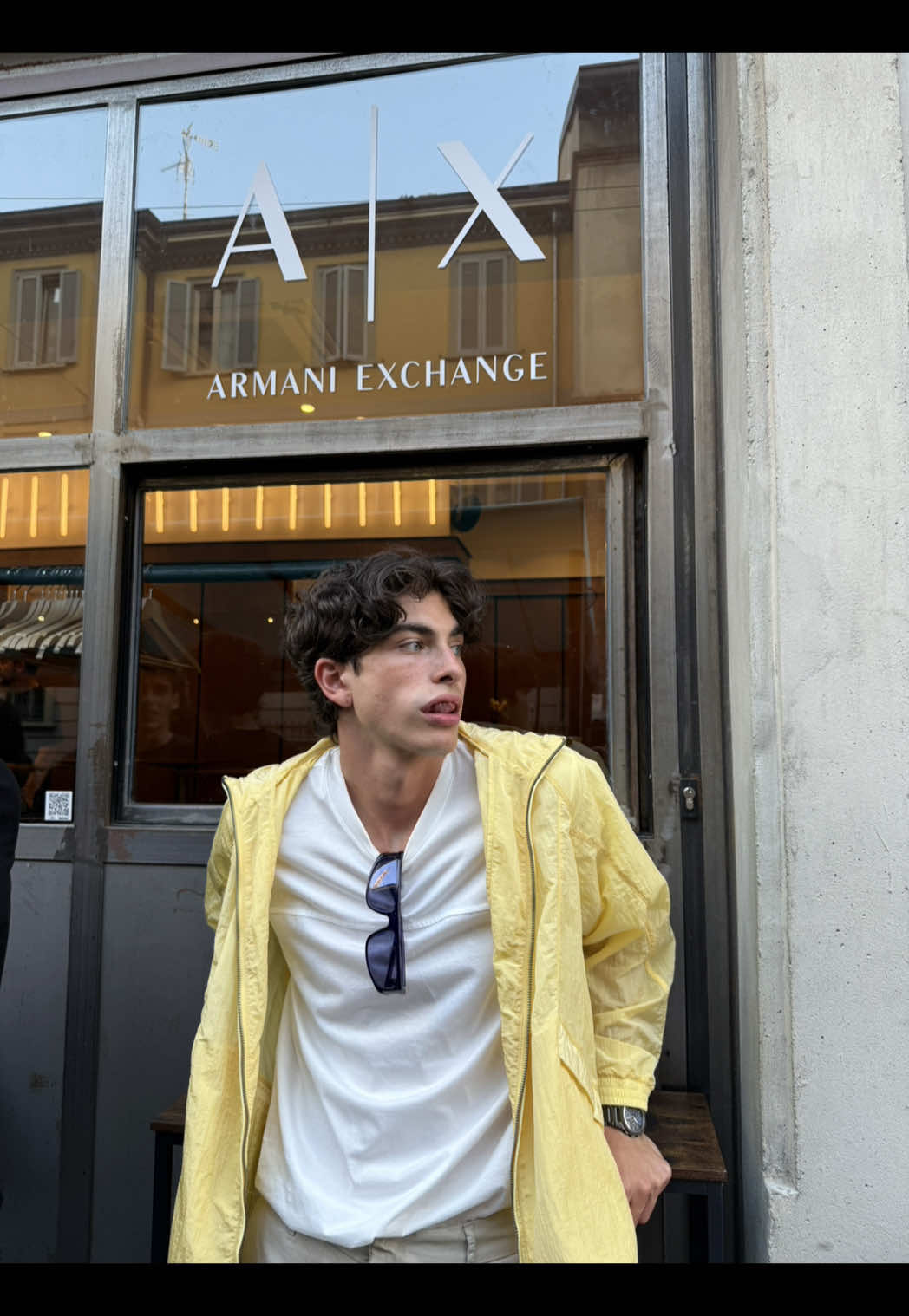 A post by @matteorobert_ on TikTok caption: ieri sono passato a trovare i miei amici di @Armani Exchange da Sidewalk Kitchens per l’inaugurazione di The A|X Spot 🌟 potete passare anche voi fino a domani 13 giugno #adv