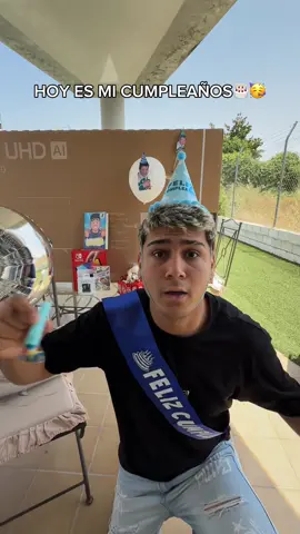 A post by @galesote on TikTok caption: El que no me feliciten los comentarios es francés