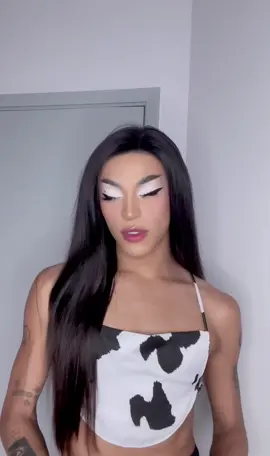 A post by @pabllovittar on TikTok caption: quem quer ouvir essa no são João? #forró #pabllovittar #saojoao 