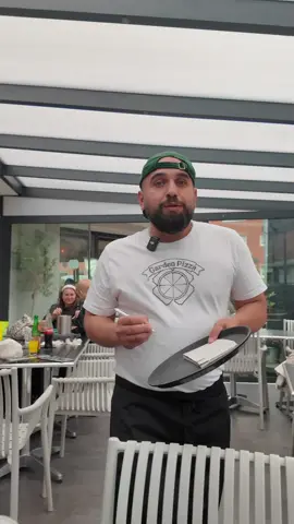 A post by @marcelkay on TikTok caption: Wer nimmt hier wen auf den Arm ? 🤣  #satire #pizza 