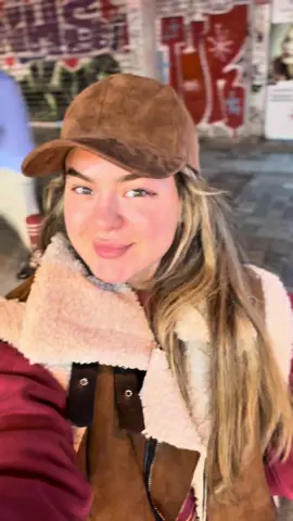 A post by @aymirakocakli on TikTok caption: Maaalleden geldim Kadıköy’e 🤣 Roman edition Aymira Koçaklı sevenlere özel geldi 