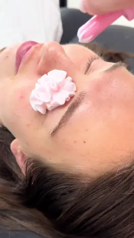 A post by @mauvellalashacademy on TikTok caption: Do a lash bath with me ✨🍓🫧 #lashwithme #lashes #lashbath 