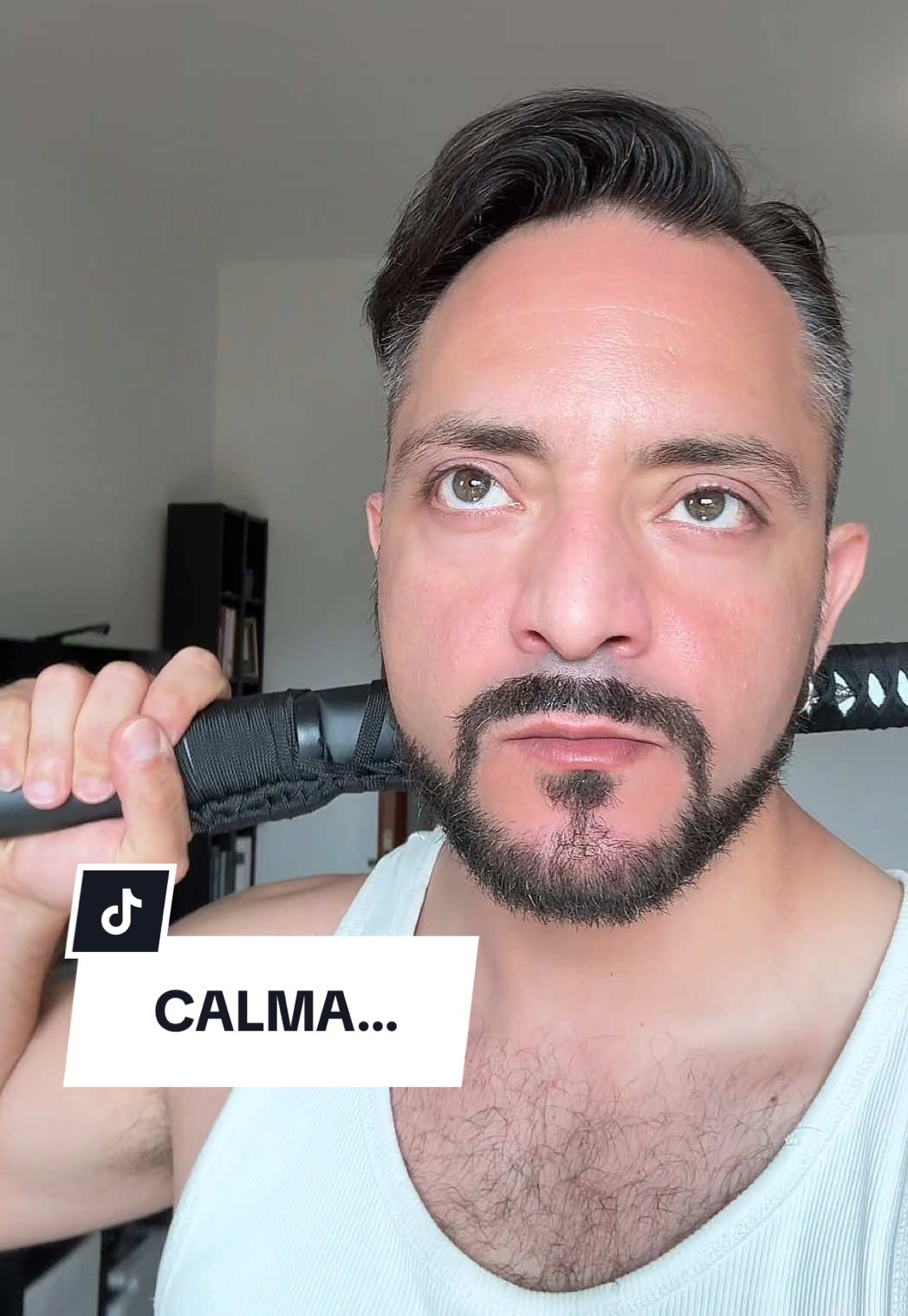 A post by @mercuri_88 on TikTok caption: Ora sono calmo #pov #acqua #trend #calma #ironia #comico #katana #mercuri_88 