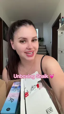 A post by @narcyyy on TikTok caption: Mulțumesc 😍 NARCY10 pe @SHAIKPARFUM.RO ☺️ pupici de la Shaika 😂💓 #gifted 
