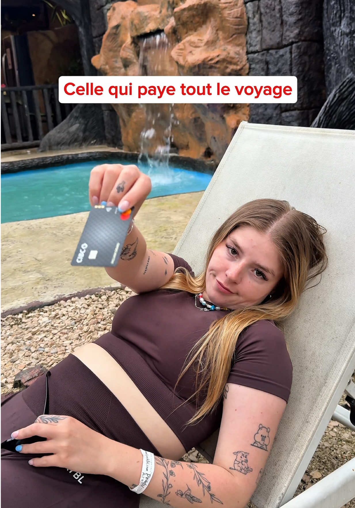 A post by @cocottee_ on TikTok caption: Je suis la sugar mommy😂😂 #fyp #foryou #xyzbca #drole #funny #voyage #costarica #cocotte #trend 