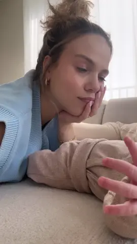 A post by @becurlybylaura on TikTok caption: Ja sorry moest deze sound even gebruiken ik ben zooo verliefd🥹 