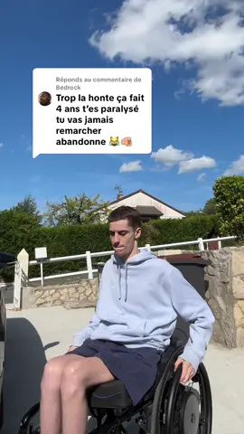 A post by @pattaffix on TikTok caption: Réponse à @Bedrock c’est donc ça que je mérite ? D’être en dépression général pour avoir envie d’être une poubelle qu’on puisse me jeter des choses dessus…