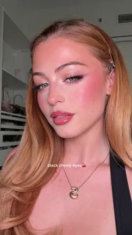 A post by @makeupbysamanthaharvey on TikTok caption: ad Smokey liner hack IB ana_beauty2024 @Armani beauty luminous silk concealer shade 2 @YSL Beauty lines liberated eyeliner shade 2 @yslbeauty Rouge pur couture shade RM @urban decay moondust space cowboy @pradabeauty pradascope mascara @armanibeauty prisma glass 07 #makeuphack #makeup