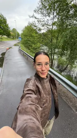 A post by @klaskalica on TikTok caption: ista ura, dvi države