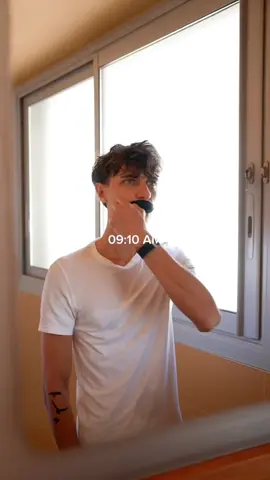 A post by @lukasrieger on TikTok caption: morning routine