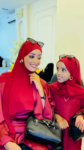 A post by @hibokeepgoing on TikTok caption: #hoyo #muqdishotiktok🇸🇴🇸🇴❤ hoyo iyo gabadheda maha aalh 