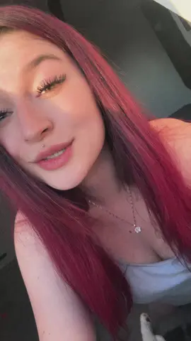 A post by @vannyleinchen on TikTok caption: You got me so high 🤞🫶