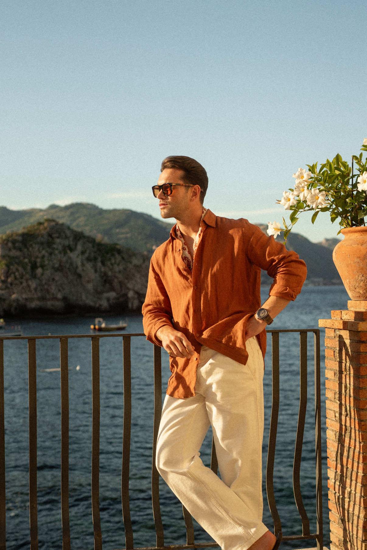 A post by @aligordon89 on TikTok caption: 🍊 summer fits 