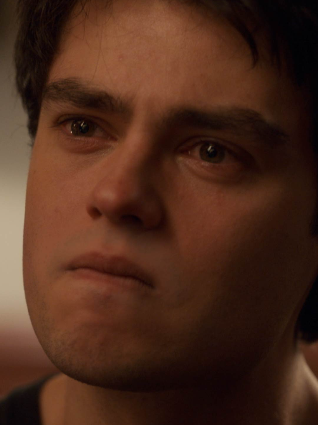 A post by @netflixlat on TikTok caption: No estoy llorando, se me metió la tercera temporada de #GinnyYGeorgia en el ojo 🥲 #GinnyAndGeorgia #Depresion #Autoestima #Tristeza #SaludMental #MarcusBaker #SeriesNetflix #Drama #Paratii