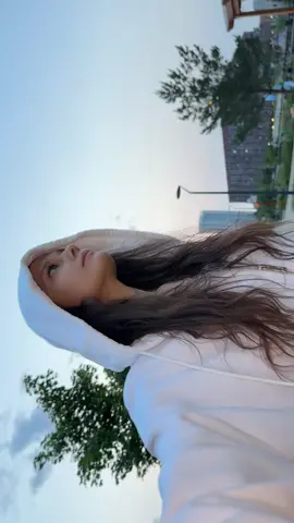 A post by @suetnaya_music on TikTok caption: Долгожданное лето 😍