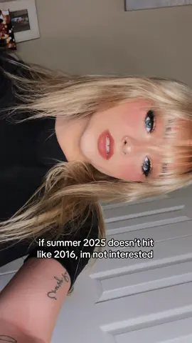 A post by @zoelaverne on TikTok caption: 🖤
