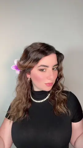 A post by @leidys_sotolongo on TikTok caption: ✨HODAAA✨Ya sabes cómo hacerte unas ondas de sirena perfectas para este verano❤@SHEGLAM @SHEGLAM.HAIR #SHEGLAM #SHEGLAMHAIR #SHEGLAMItCurl #SHEGLAMBeachBabe 