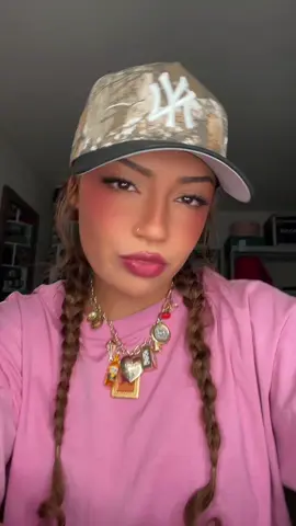 A post by @avani on TikTok caption: AYEEE 2 CHAINZ BACKKKKKK 