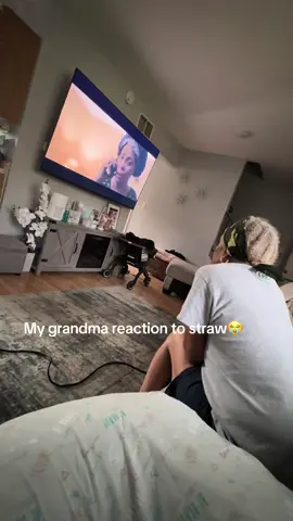 A post by @ on TikTok caption: This lady so funny 😭😭 but Tyler Perry definitely snapped 10/10#chicago #straw #tylerperrymovies 