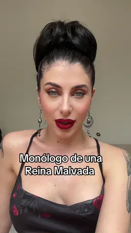 A post by @itsthecrazylatina on TikTok caption: #teareo #monologo #villana 