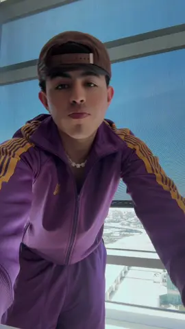 A post by @oscar_maydonnn on TikTok caption: Con otro pura vrg quiero verte 👊🏻🖤 #fyp 