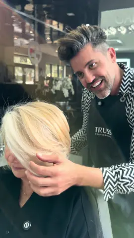 A post by @gabrielsamrags on TikTok caption: ¿Sabías que un bob con capas bien diseñado puede afinar el rostro y dar volumen donde más lo necesitas? Así es como se crea belleza con estrategia. 💇‍♀️ #HairTips #BobConCapas #EducaciónCapilar” #creatorsearchinsights 