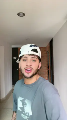 A post by @elrodcontreras on TikTok caption: Arriba los de barba 🫦😍