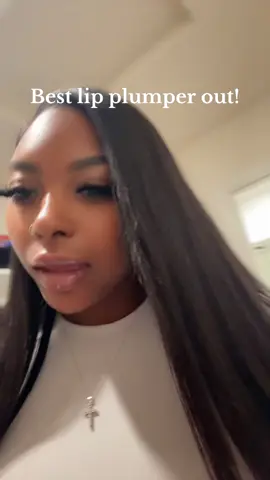 A post by @luxxurylynmal on TikTok caption: #foryoupageofficial #tiktokshop #lipplumper 