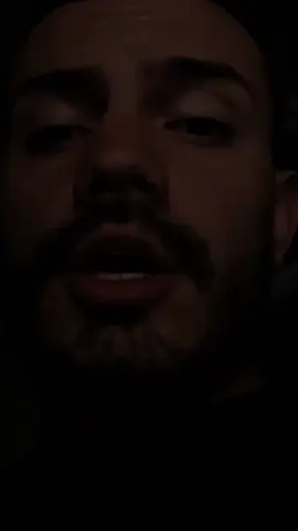 A post by @yanlyrics_ on TikTok caption: Escuche esto mi amor ♥️ @Anderson Gaviria #yanlyrics_ #paradedicar #teladedico #amorpropio 