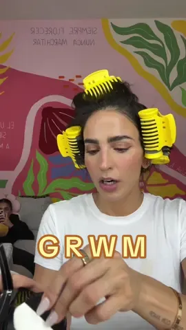 A post by @barbara_deregil212 on TikTok caption: #grwm #grwmmakeup #barbaraderegil 