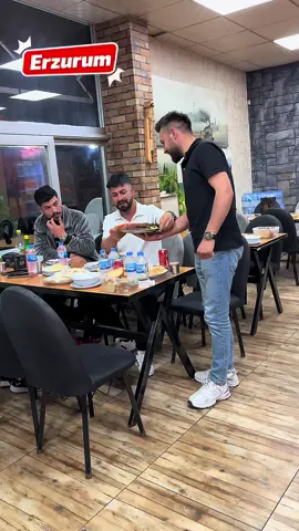 A post by @rojvandemir on TikTok caption: Erzurum’da Değerli Yayıncı arkadaşım @EZEL DADAS misafiri olduk teşekkürler #rojvandemir #erzurum 