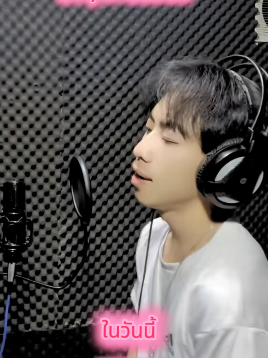 A post by @akou14143sb on TikTok caption: #วันนี้ในอดีต Tub Hmoob  #akou #hmongrapper 