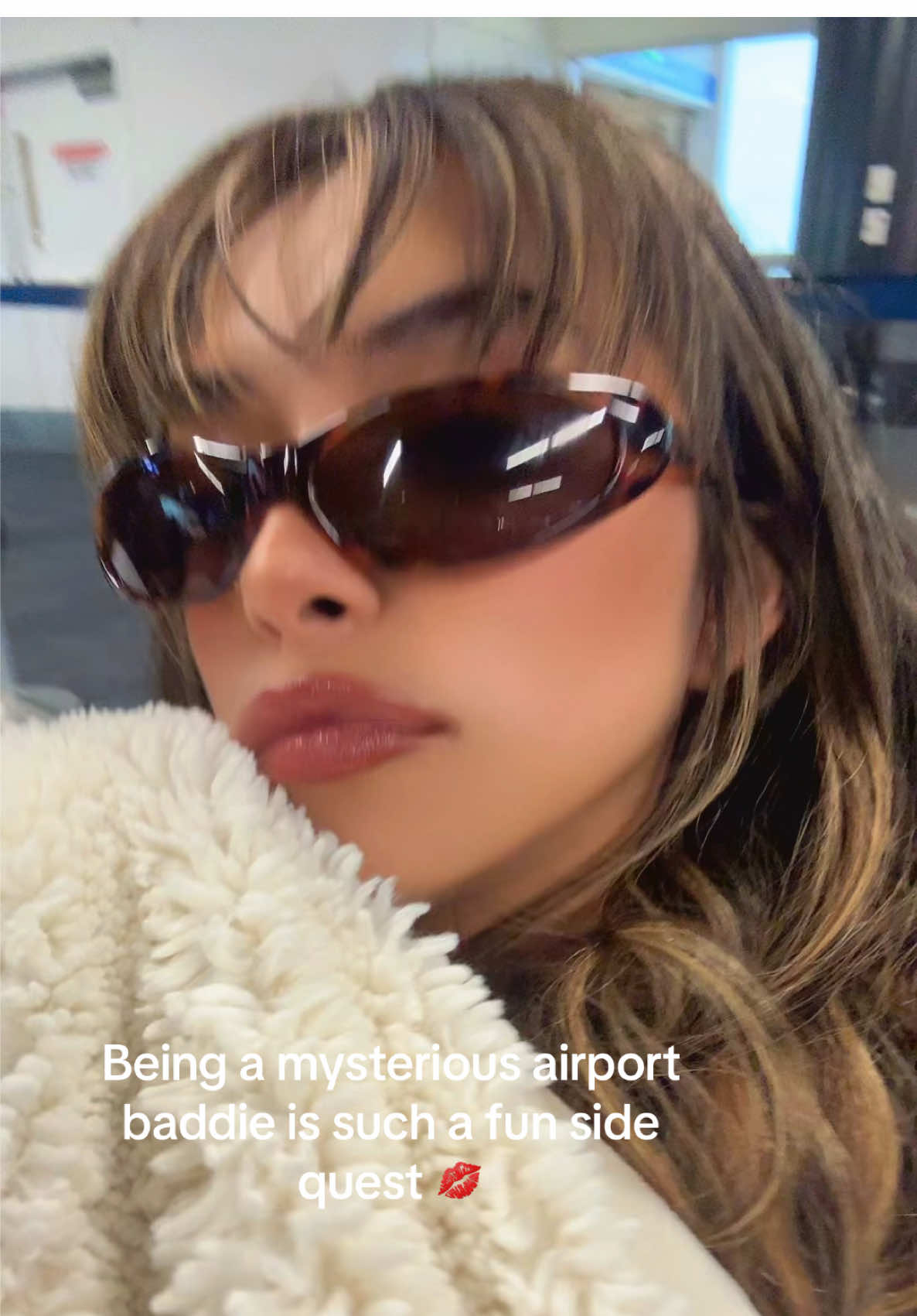 A post by @liliana_alexis on TikTok caption: pov ur flight is delayed #traveltiktok 