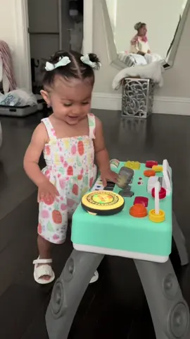 A post by @bhadbhabie on TikTok caption: Dj Kali 💕 love 