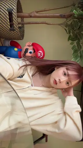 A post by @minnakowaikarayada7 on TikTok caption: 初手でマリオ倒れた