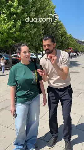 A post by @dua.com_dating on TikTok caption: A mundesh me i dallu 3 shenja kur dikush s’është serioz? 🚩🤔 #duacom #findyourone #dashuroshqip #datingapp #albaniandating #takoshqiptar #njohjeonline #viral #love #relationship #fyp