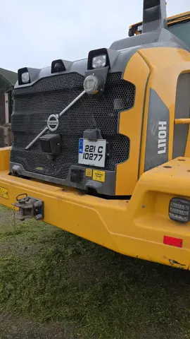 A post by @seancollins970 on TikTok caption: #farmtok #doingsuperstuff #seancollins970 #bluecollar #farming #johndeere #farmingtiktok #tractor #@Tucker 