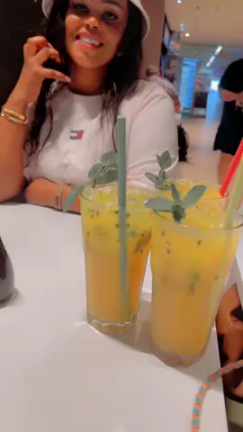 A post by @sara_dior76 on TikTok caption: #🇳🇬 #🇷🇴 #🥰🇷🇴🍯 #🥰🇷🇴🍯 