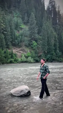 A post by @princeabdullah992 on TikTok caption: Kinara kon karta hai 🥺🥀@👑pindi king👑 #foryou #abdullahfam #peerswag #pindiking #standwithkashmir insta id: prince_Abdullah9 
