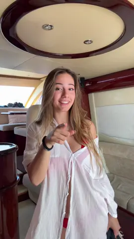 A post by @_viola.silvi on TikTok caption: vuoi fare il loco ma io sono più loca di teeeee 💕