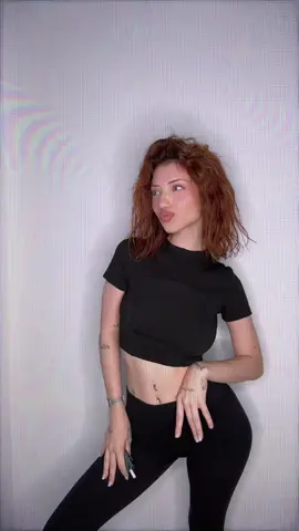 A post by @ilaria_pariss on TikTok caption: ogni riccioo