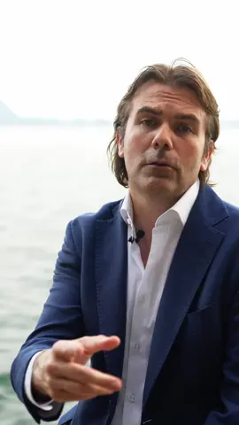 A post by @lf40_yacht on TikTok caption: Sai perché te la faccio vedere così spoglia? Perché è completamente personalizzabile a tuo piacimento. ✨ EM 600, oltre agli spazi strategici, dispone di: * cabina con letto king size, scrittoio e angolo relax * bagno con specchio vanity * double room con bagno privato * cabina vip con bagno privato Vai al link in bio per saperne di più 🔗 #lf40_yacht #EM600 #yachtmanager #yacht #yachting #perte #tailormade 