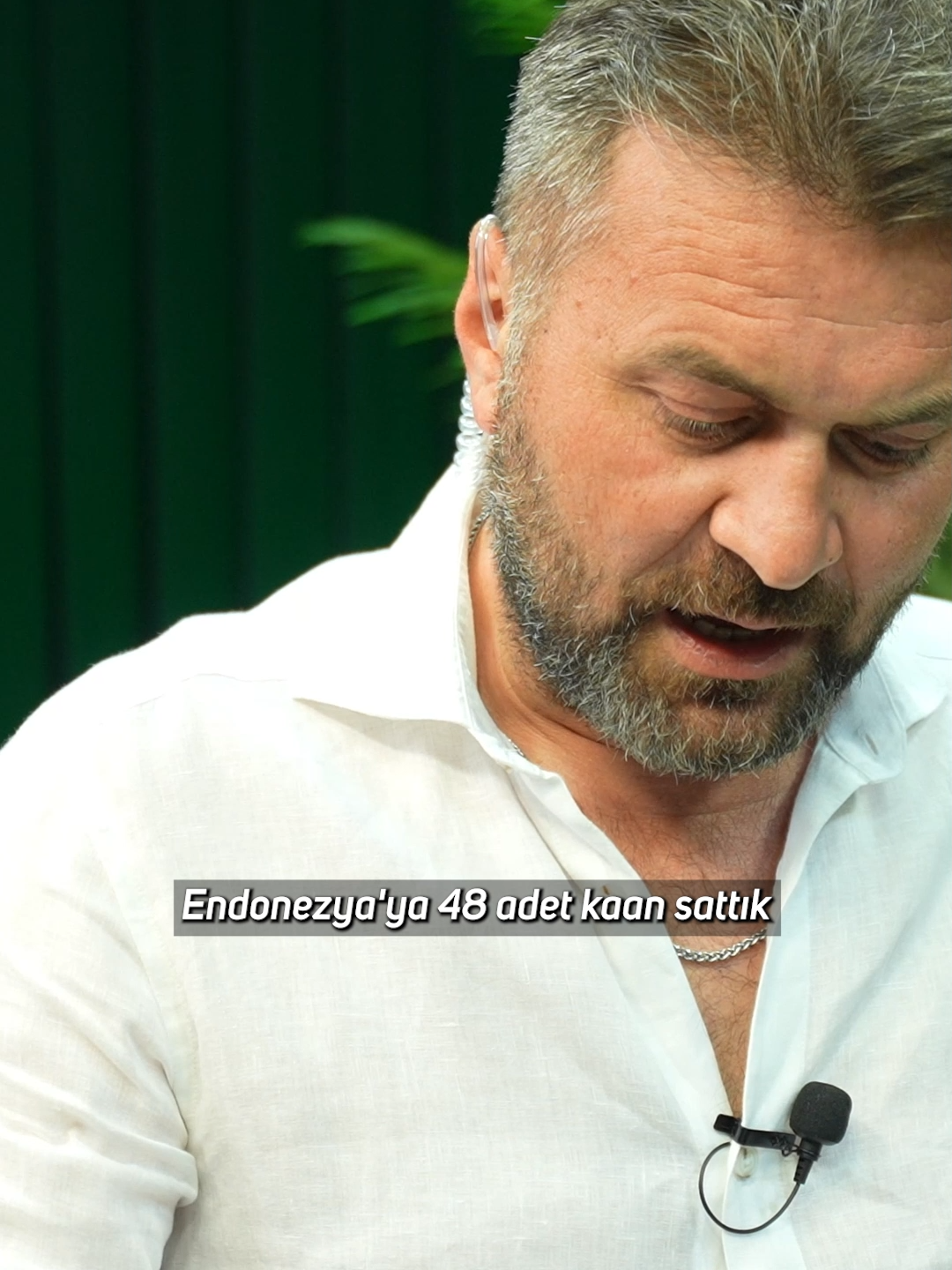 A post by @abdurrahmanuzunn on TikTok caption: Kaan uçağı dalga geçilerek başladı, ihracatla taçlandı. “Bu ne ya, kalorifer peteği mi?” diyenler şimdi “Biz kurmuştuk!” demeye başladı. Yapmadınız. İnkar ettiniz. Aşağıladınız. Ama biz yaptık. Hem de size rağmen yaptık. Şimdi 48 tane KAAN Endonezya yolcusu. Bu video; kendi ülkesine düşman olanlara, başarıyı hazmedemeyenlere ve çamur at izi kalsın diyenlere cevabımızdır. Seyret, öğren. Sonra da sus🤫