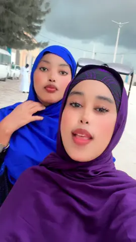 A post by @miss_fardax on TikTok caption: Maxaa ujediin reer comant 😂😂😂🫵#missfardax #kutubeeyxamuud @Ilhaannita @zaki qoox,🎥🇸🇴 
