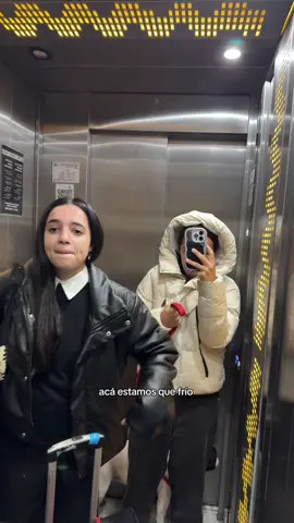 A post by @moreeandrade on TikTok caption: Mi hermana se va a mi ciudad sin mi 😳