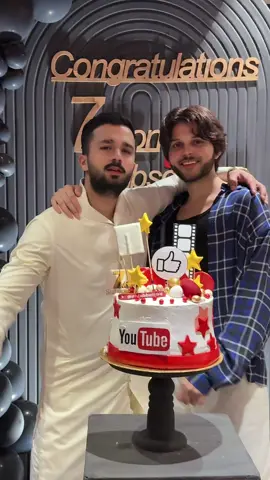 A post by @nadeemmubarakofficial on TikTok caption: Butt 7M Mubarak ho #nadeemmubarakofficial #army804 